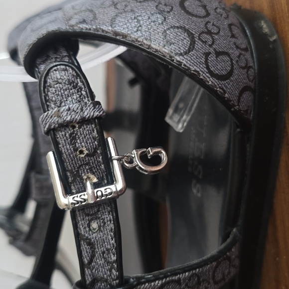 Guess Womens Thong T strap Sandals Gray/ Black Rhinestone bling tongs chic sz.10 - Picture 6 of 15